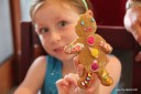 20111220_making_gingerbreadmen06